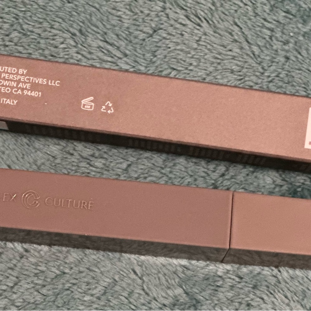2/$25 COMPLEX CULTURE EXECUTIVE LEVEL 5 in 1 LENGTHENING BLACK MASCARA! - Picture 14 of 16